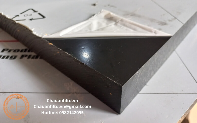 Nhựa ABS đen có độ bền cao, chịu va đập tốt, chống hóa chất và dễ gia công, ứng dụng rộng rãi trong công nghiệp, ô tô, điện tử và in 3D.