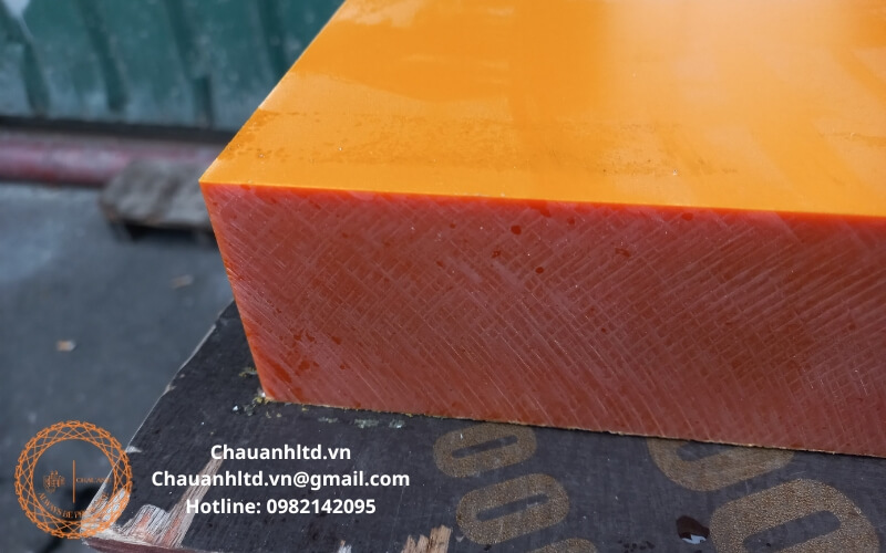 Nhựa Bakelite cam chịu nhiệt, cách điện, bền bỉ, dùng trong công nghiệp và kỹ thuật.