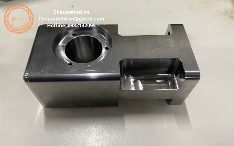 Hình ảnh minh họa lỗi sai số trong gia công cơ khí chính xác và giải pháp khắc phục