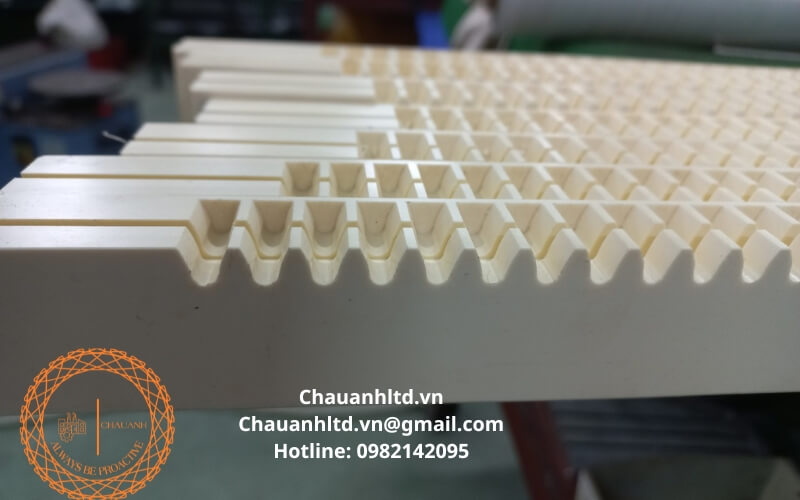 Tấm PVC màu ngà Hàn Quốc đã cắt CNC – Cty Châu Anh Tấm nhựa PVC màu ngà Hàn Quốc cắt theo kích thước yêu cầu