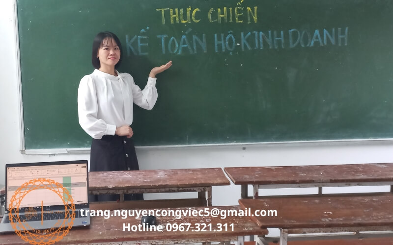 Mrs Trang giảng dạy lớp thực chiến kế toán hộ kinh doanh