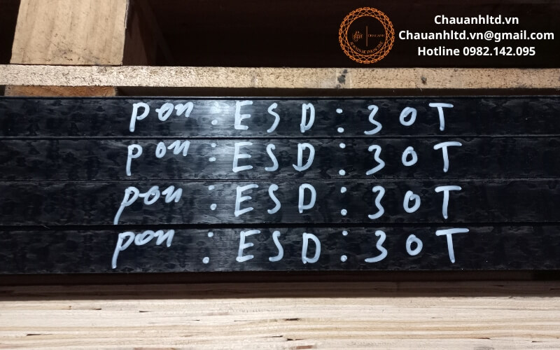 tam nhua pom esd mau den